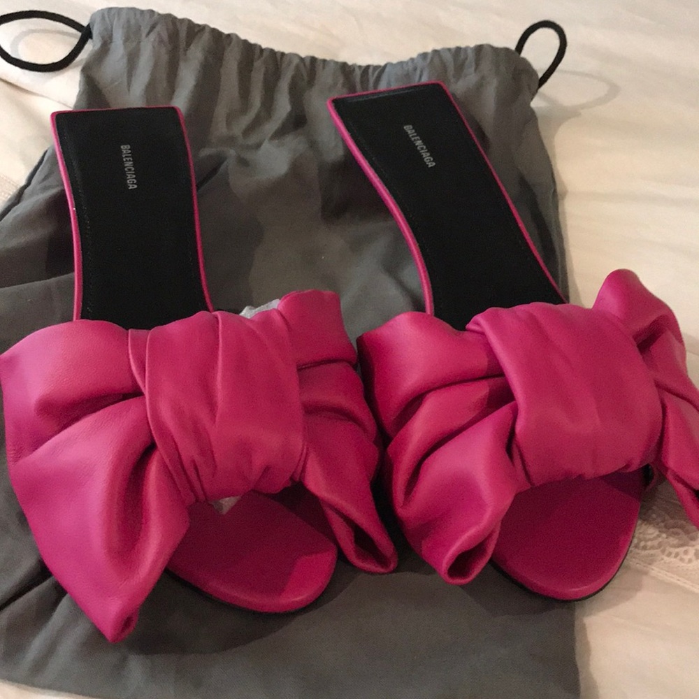 Balenciaga Magenta Square Knife Bow size 9 39EU